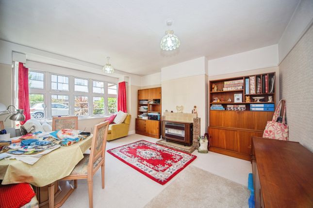 6, Northlands Gardens, Hampshire photo 4