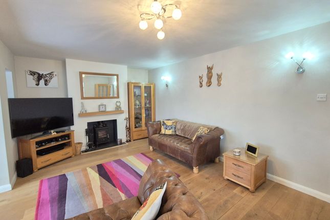 27B Barton Road, Nuneaton photo 4