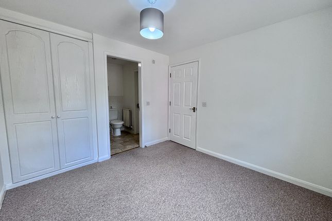 21, Coltsfoot Way, Leicester photo 3