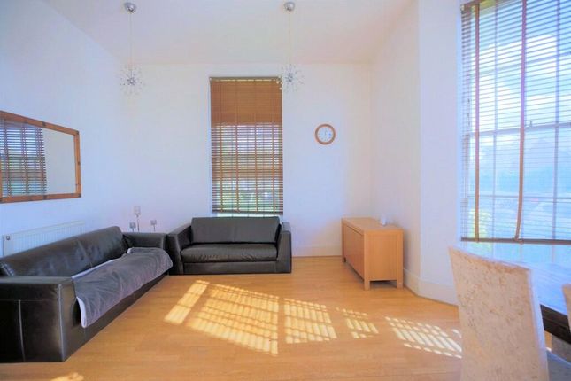 Flat to rent in Princess Park Manor, Royal Drive, New Southgate, Barnet