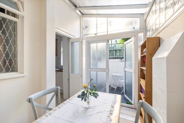 Flat for sale in Upcerne Road, Chelsea, London