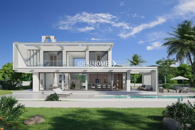 Villa for sale in Carvoeiro, Algarve, Portugal