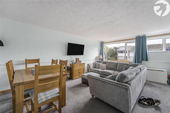83, Cedar Drive, Dartford photo 4
