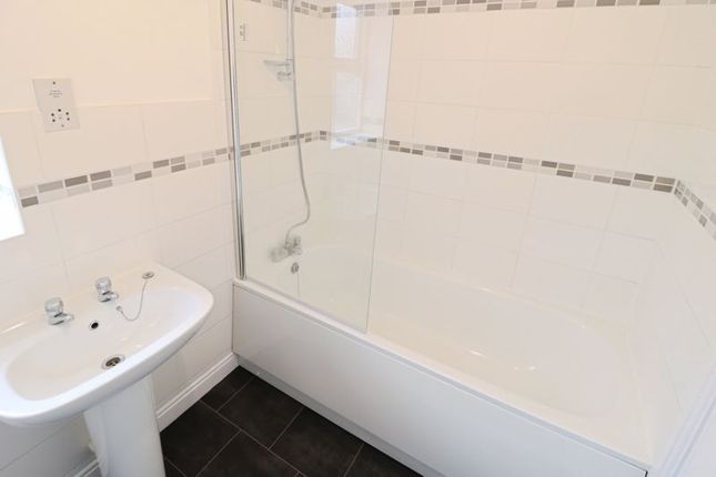 108, Blackburn Avenue, Brough photo 5