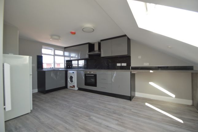 Flat 2,  24 Aberdeen Road, Harrow photo 4