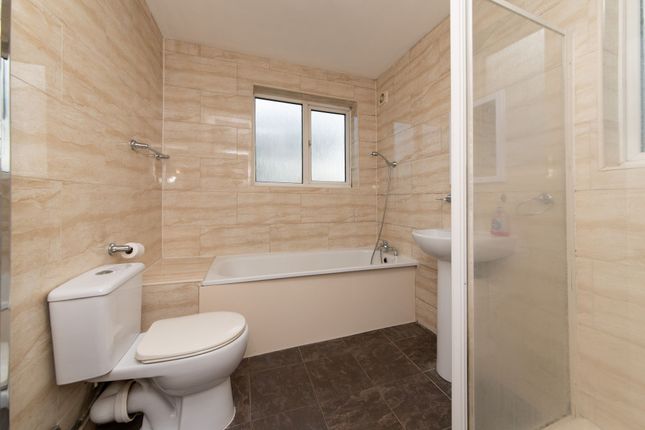 3 Devonshire Crescent, London photo 4