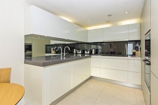 14, Bezier Apartments, Aldgate photo 2