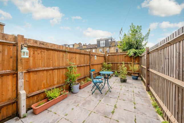 Quicks Road, South Wimbledon photo 3