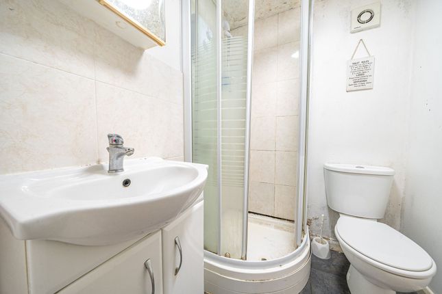 13 Davidson Road, Croydon photo 3