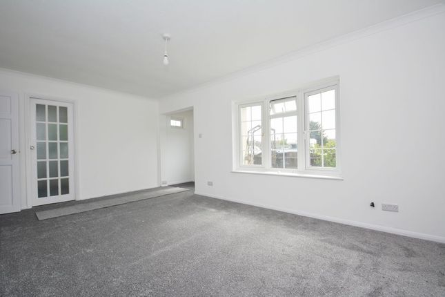 27 Hazel Grove, Minster Park, The Broadway, Sheerness photo 4