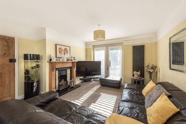 107, High Street, Kimpton photo 3