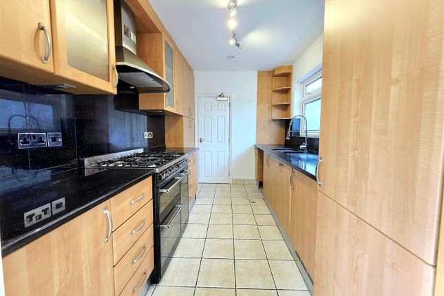 49, Kings Way, Harrow photo 2
