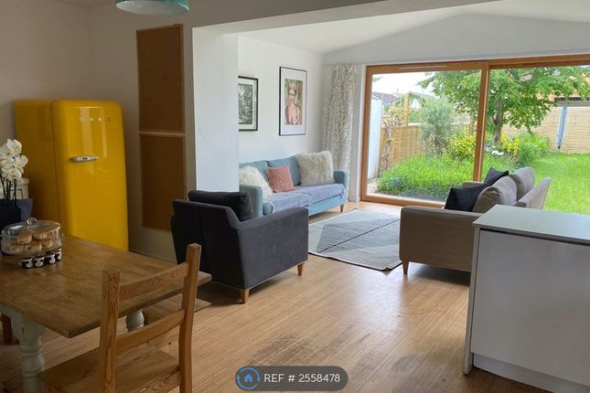 Main House Rear Lounge