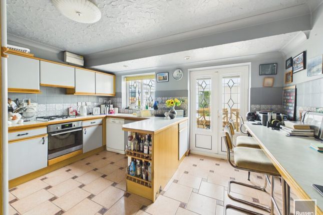 12, Grove Avenue, Norwich photo 2
