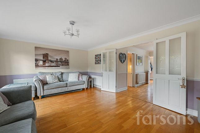 11 Willowdene, Brentwood photo 3