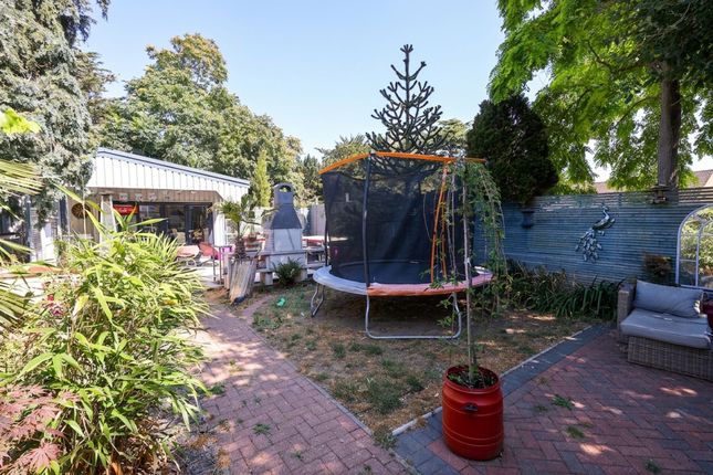 35 Saffron Close, Ely photo 4
