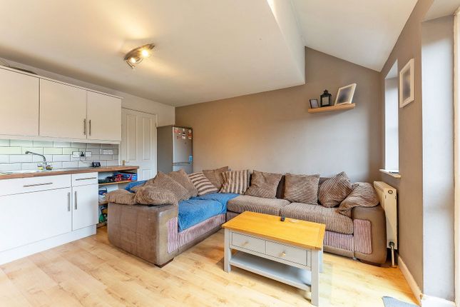 11, Newton Street, Olney photo 4
