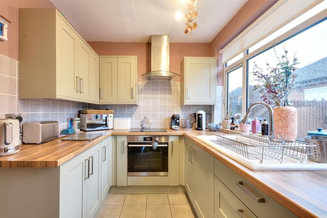 80, Wyvern Avenue, Nottingham photo 4
