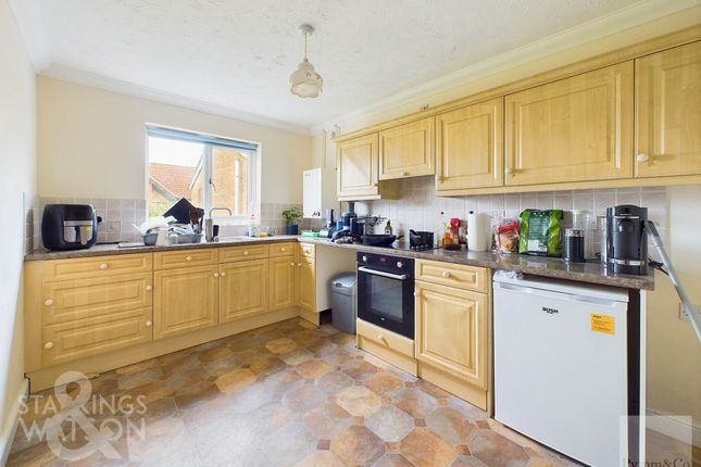 27, Ringwood Close, Norwich photo 3