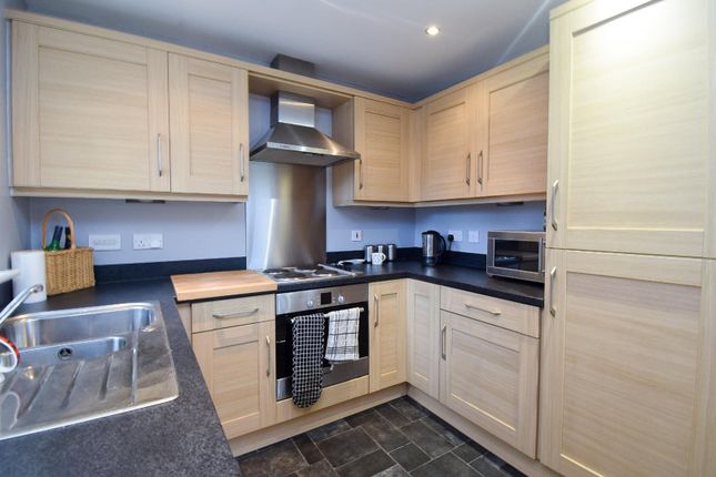 52, Royal Troon Drive, Wakefield photo 2