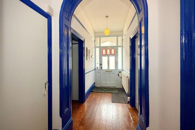 4, Whitley Road, London photo 3