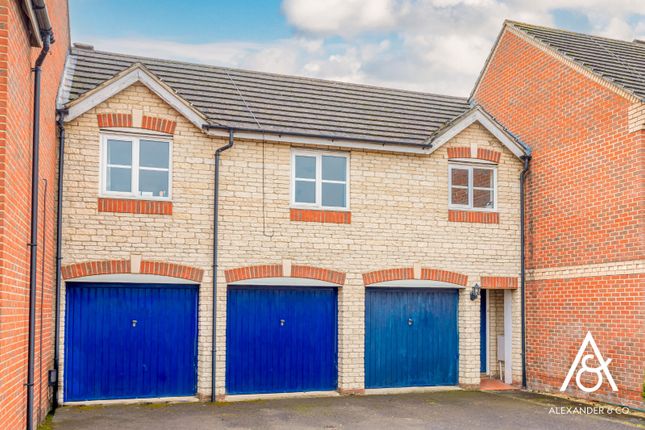 Thumbnail Flat for sale in Vervain Close, Bicester