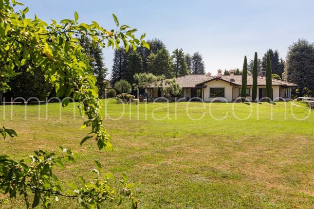 Villa for sale in Como (Town), Como, Lombardy, Italy