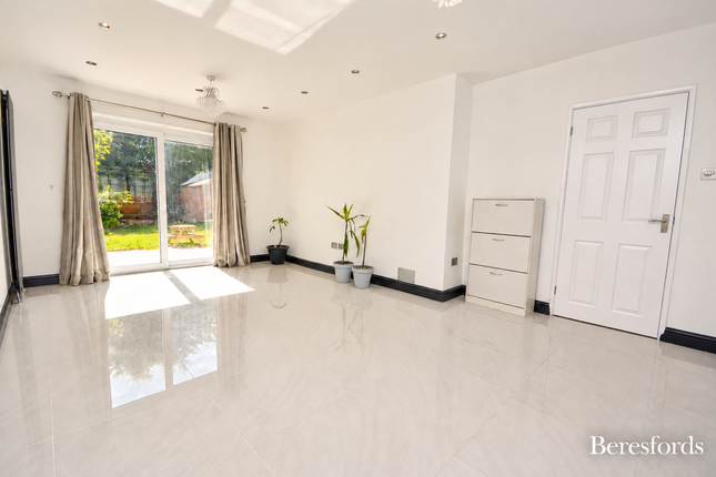 63, Forest Drive, Chelmsford photo 2