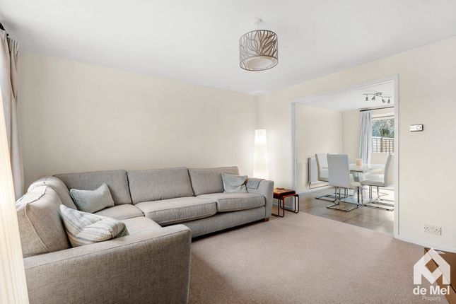 10, King Arthur Close, Cheltenham photo 2