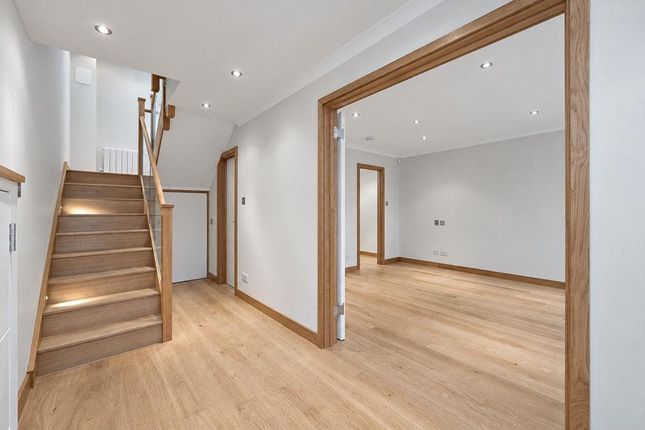 2-bed house on 25, First Street, London, £6,002/mo