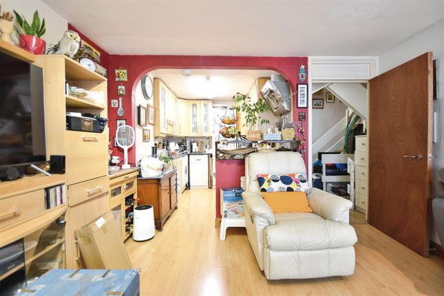 35, Distillery Walk, Brentford photo 3