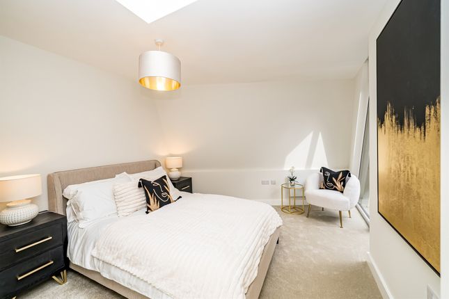 Thumbnail Flat for sale in The Grove, Slough
