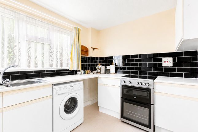 28, Mulberry Close, Broxbourne photo 4