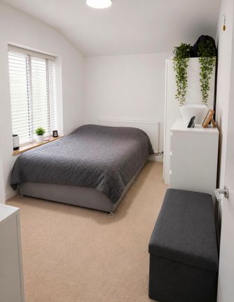 13, Russell Rise, Luton photo 5