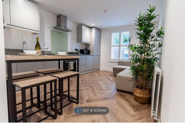Flat B, Lincoln Street, York photo 2