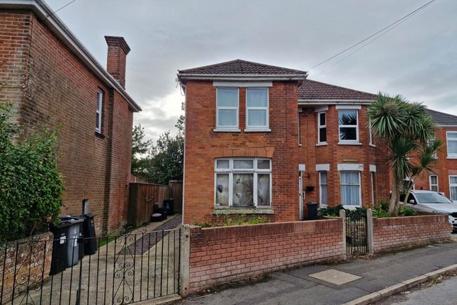 2-bed flat on Ground Floor Flat, 18 Endfield Road, Bournemouth, £160,000
