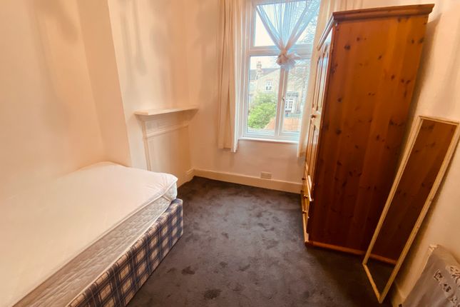 Thumbnail Room to rent in Maidstone Road, London