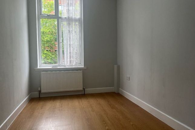 1302, Greenford Road, Greenford photo 3