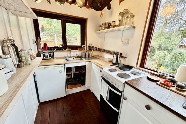 1 Asdally Vale, Alverton, Penzance photo 3