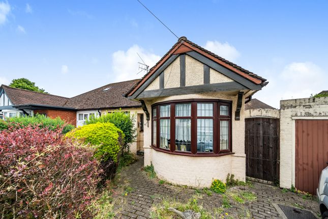 Thumbnail Bungalow for sale in Hammond Avenue, Mitcham