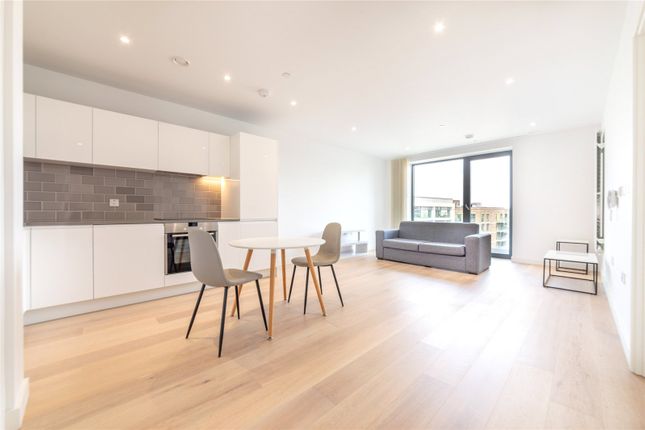 Flat to rent in Flotilla House, 12 Cable Street, Royal Wharf, London