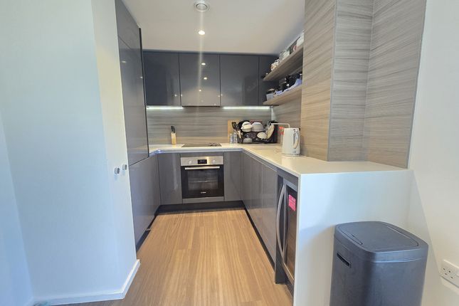 16, Lux Apartment, London photo 3