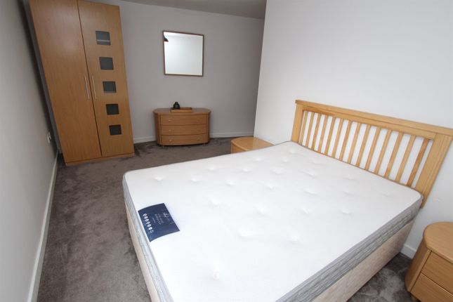 Flat to rent in Waterfront Plaza, Station Street, The City, Nottingham
