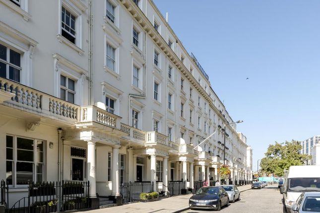 Flat to rent in Eccleston Square, Pimlico
