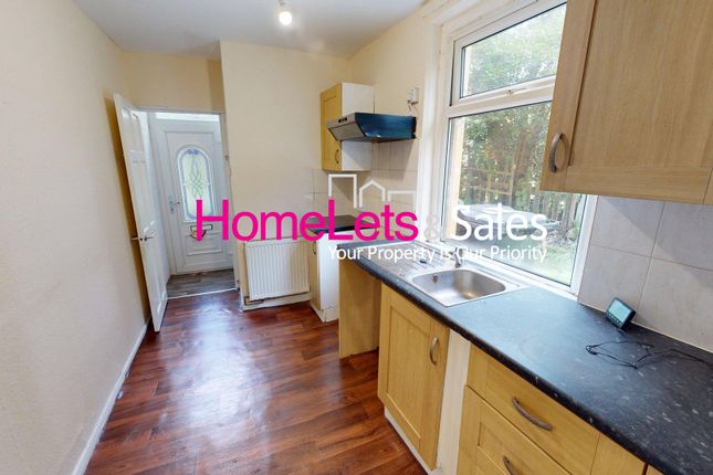 1, Walker Avenue, Bradford photo 3