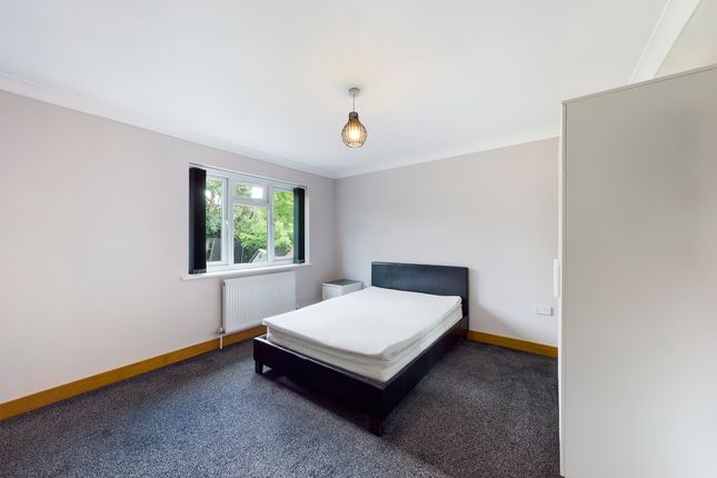 Property to rent in En-Suite Room, Guinions Road, High Wycombe