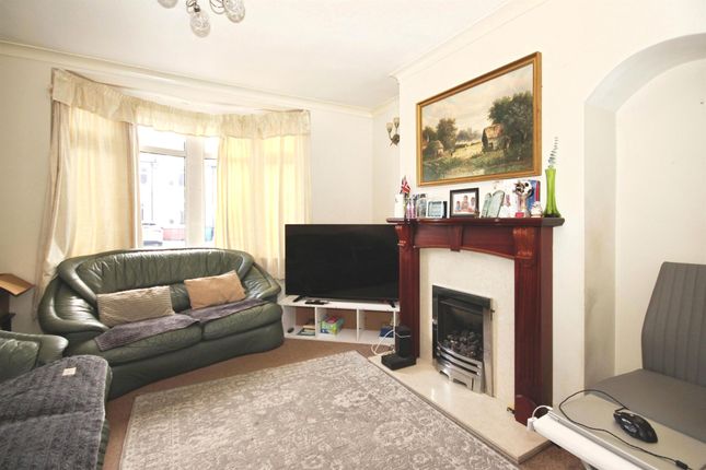 94, Lavender Avenue, Coventry photo 2
