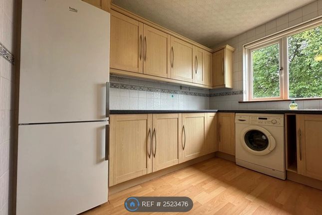 Flat, Broomburn Court Broomburn Drive, Glasgow photo 4