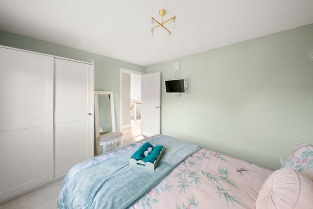 12, Bengarth Road, Northolt photo 4