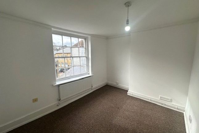 Flat 2B, 146 High Street, Rochester, Rochester photo 5